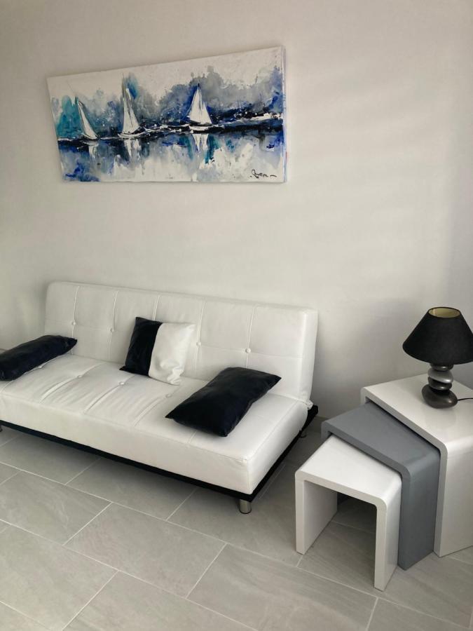 Tres Bel Appartement Entierement Renove Empuriabrava Exterior photo